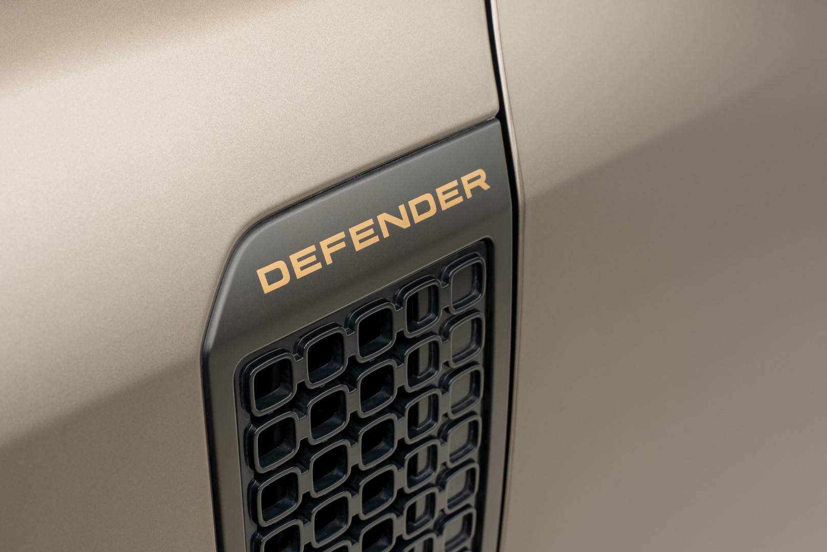 2025 LAND ROVER DEFENDER P635 OCTA | GCC 5 YEARS WARRANTY | 635 HP | HIGH SPEC 